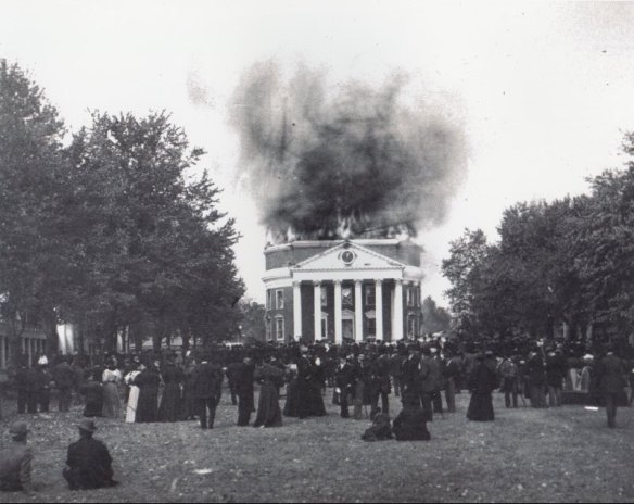 View_of_the_Rotunda_burning,_from_the_UVA_lawn,_October_27,_1895